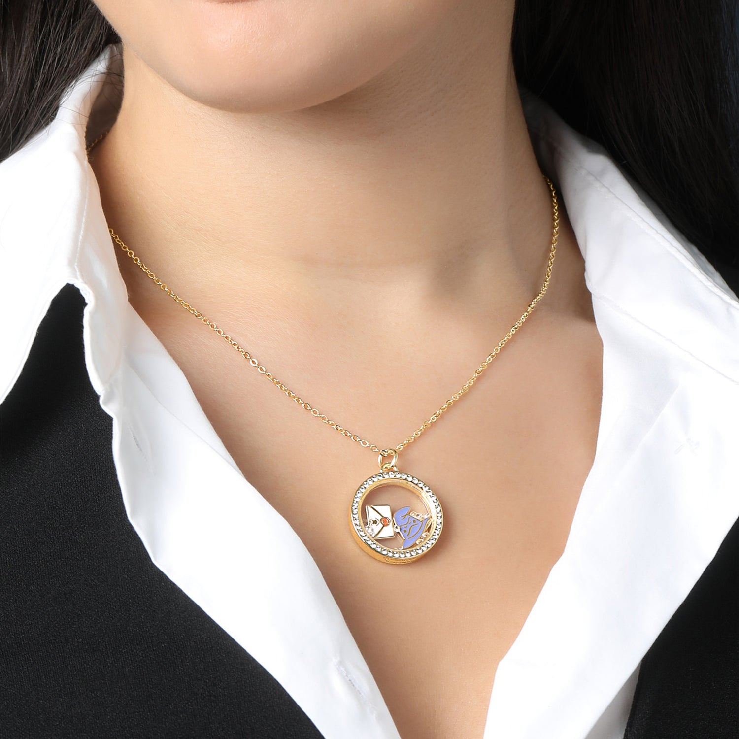 Harry Potter Welcome to Hogwarts Shaker Pendant Necklace with Crystals - 18"+1"