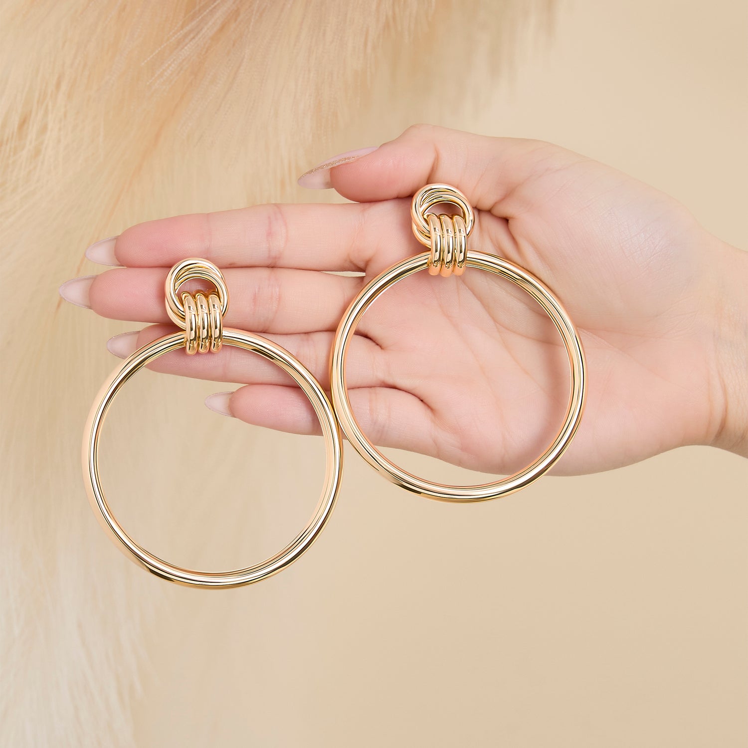 Jessica Simpson Oversized Gold Circle Drop Earrings
