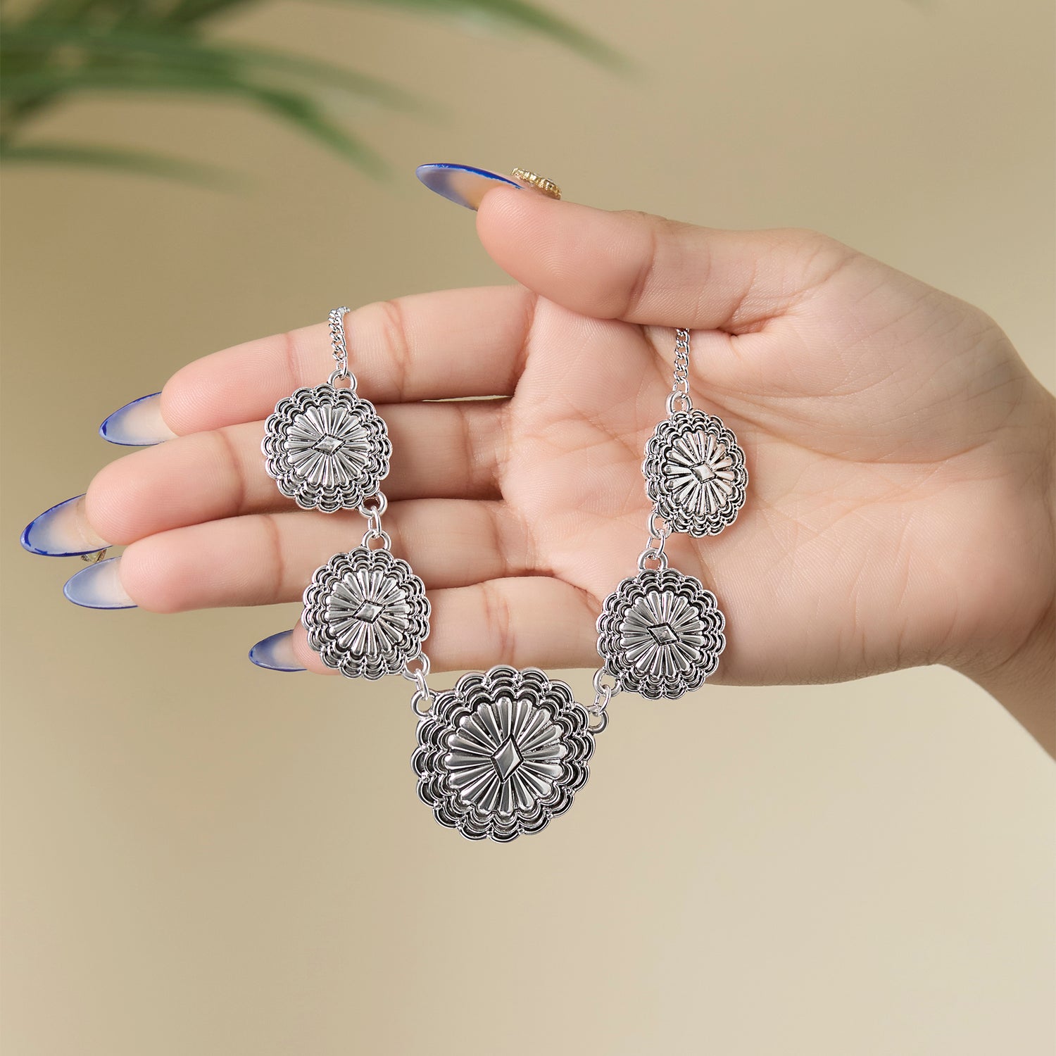 JS Jessica Simpson Statement Medallion Necklace in Antiqued Silver