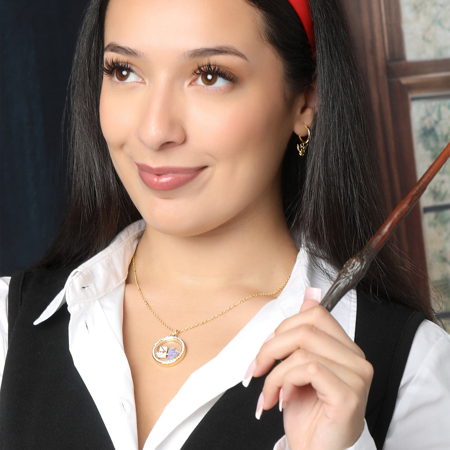 Harry Potter Welcome to Hogwarts Shaker Pendant Necklace with Crystals - 18"+1"