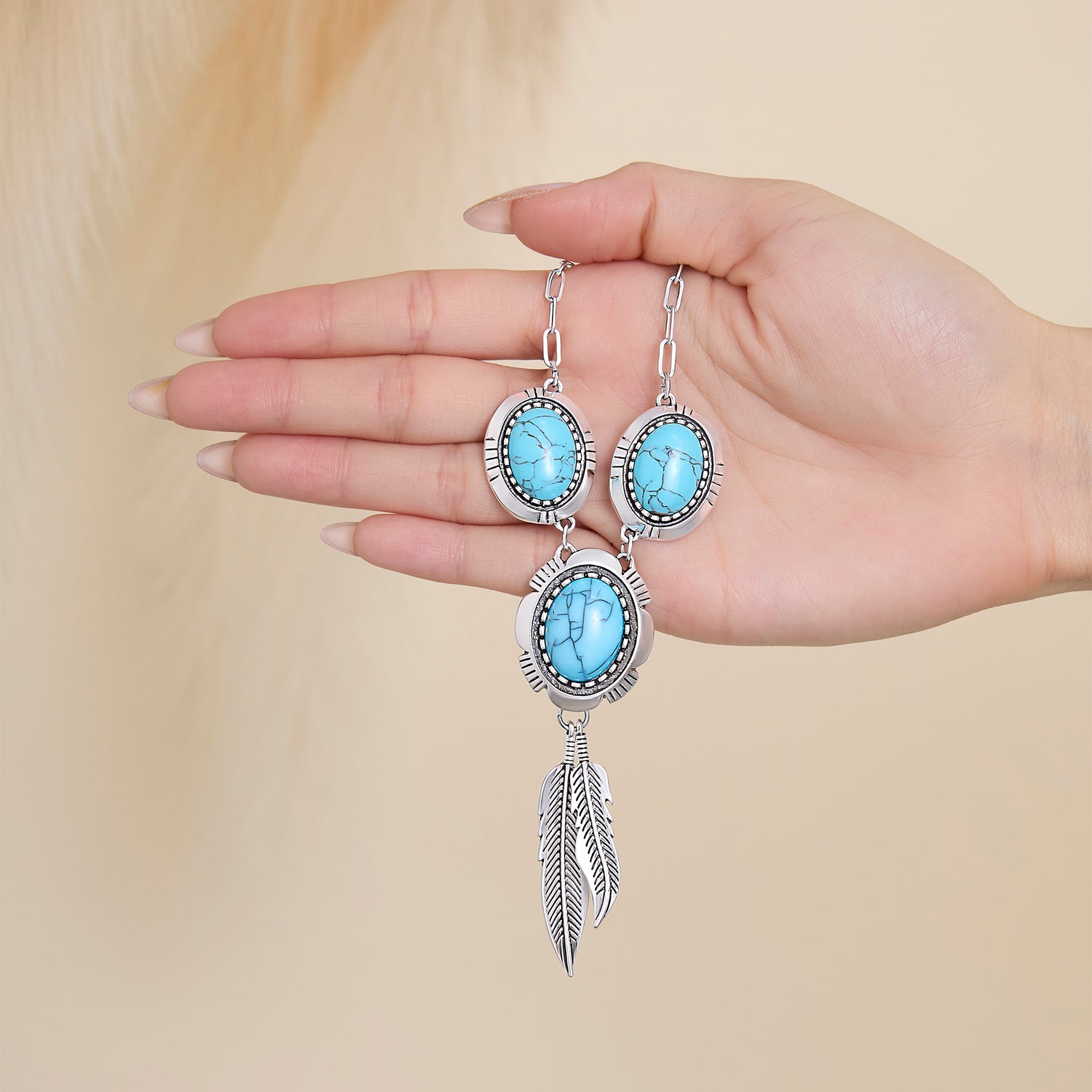 JS Jessica Simpson Turquoise & Feather Pendant Necklace in Antique Silver