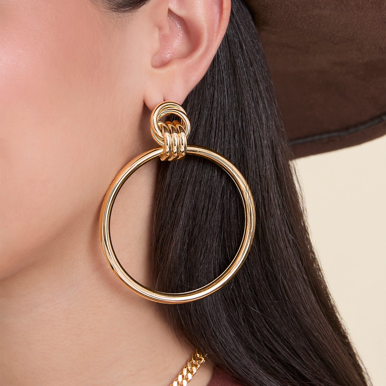 Jessica Simpson Oversized Gold Circle Drop Earrings