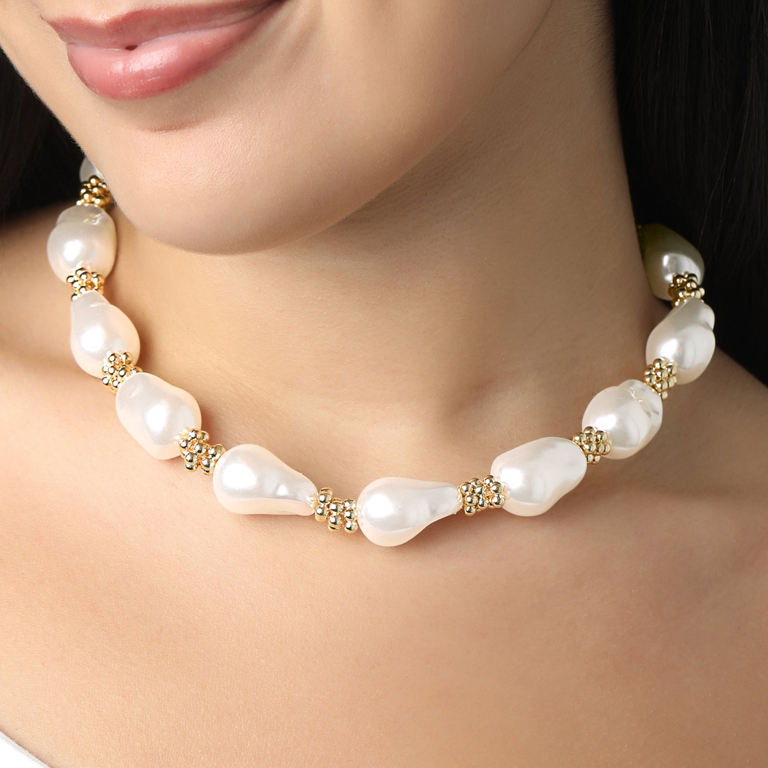 BGBG Gold and Pearl Necklace Chunky, 17" + 2", Statement Jewelry